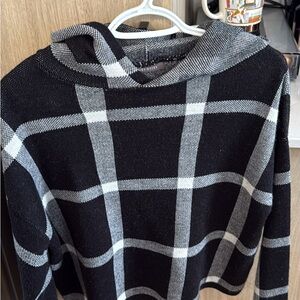 Suzy Shier Black and Gray Plaid Turtleneck Sweater